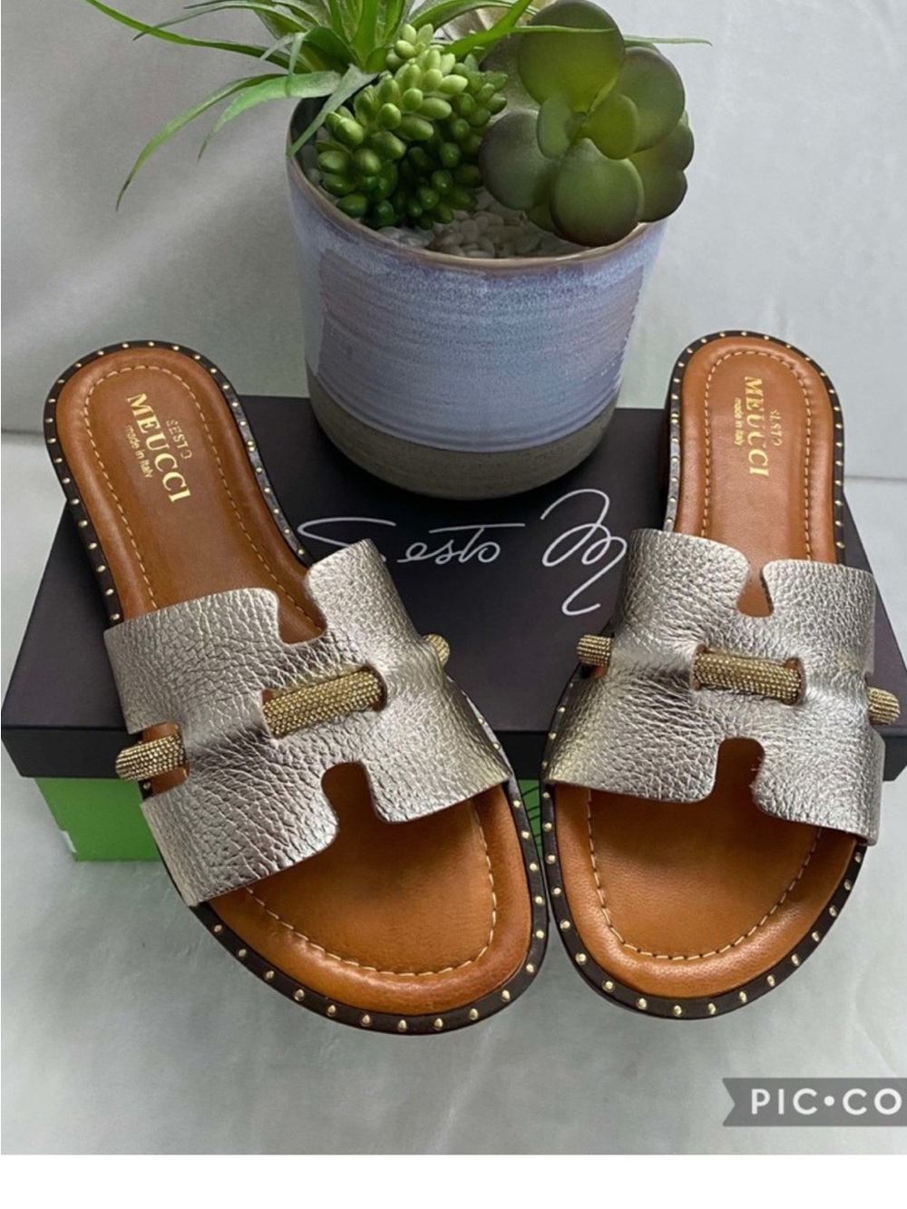 ✨🆕✨Brand New Sesto Meucci Elinor Gold Sandals